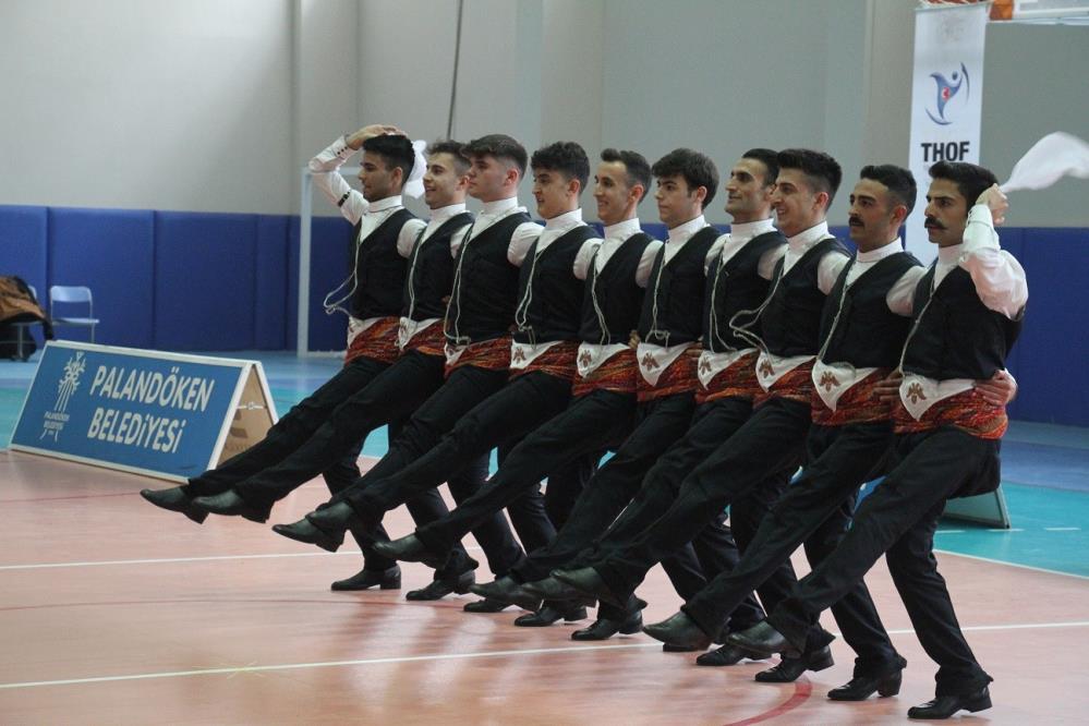 Halk oyunlarında şampiyonlar belli oldu